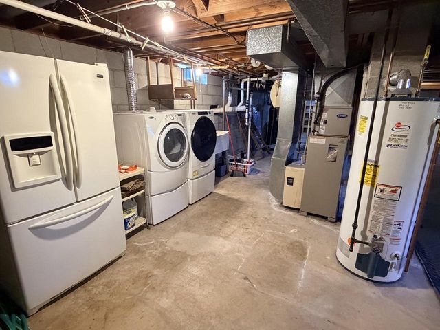 W294S5612 Windcrest DRIVE, Waukesha, WI 53189