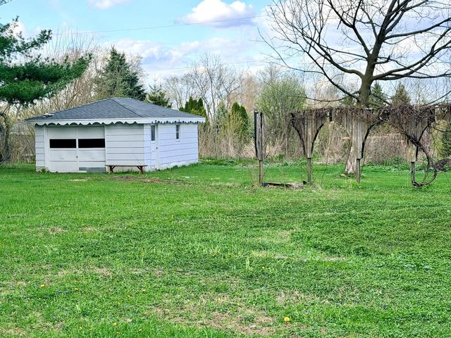 W294S5612 Windcrest DRIVE, Waukesha, WI 53189