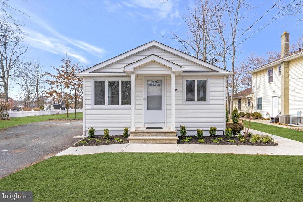 120 CHESTNUT ST, Bridgewater, NJ 08807