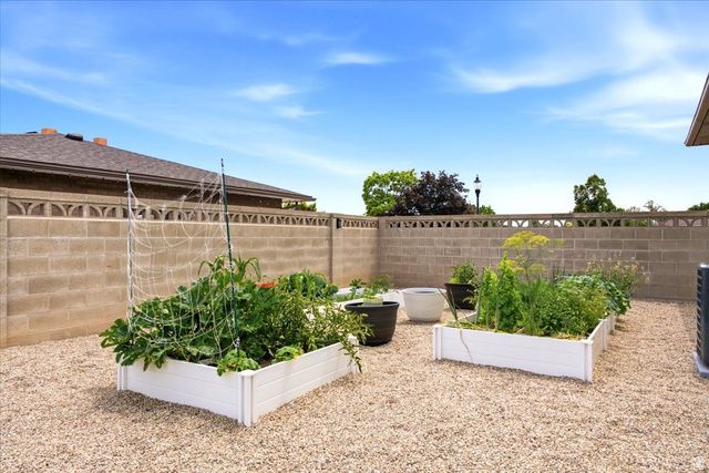 3170 W GEMSTONE DR, West Jordan, UT 84084