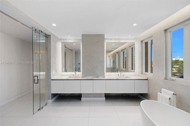 600 Coral Way 2, Coral Gables, FL 33134