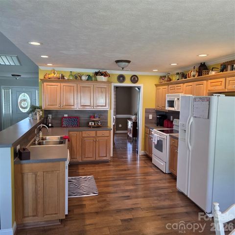 6901 Potter Road S 2, Waxhaw, NC 28173