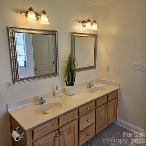 6901 Potter Road S 2, Waxhaw, NC 28173