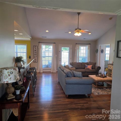 6901 Potter Road S 2, Waxhaw, NC 28173