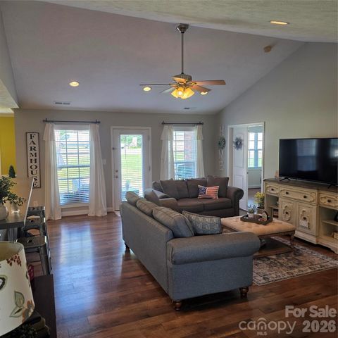 6901 Potter Road S 2, Waxhaw, NC 28173