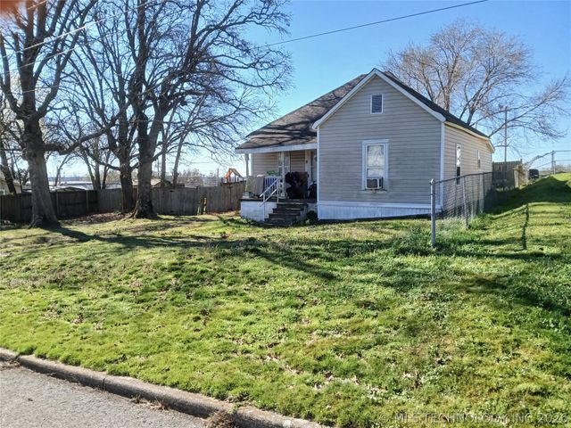 715 W Keetoowah Street, Tahlequah, OK 74464