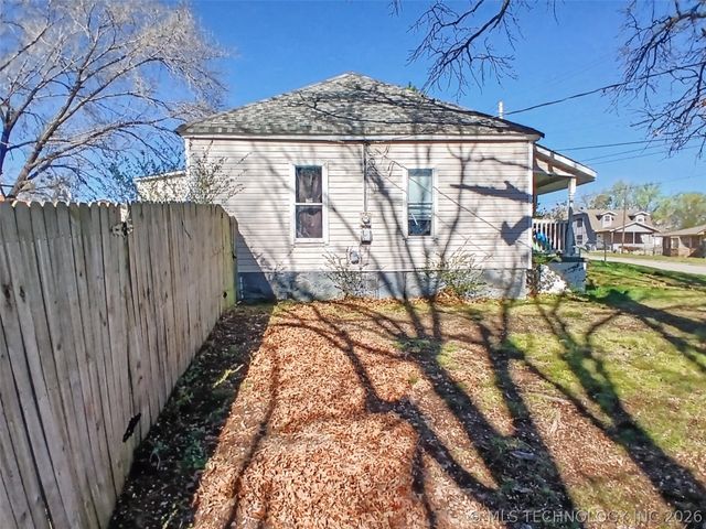 715 W Keetoowah Street, Tahlequah, OK 74464