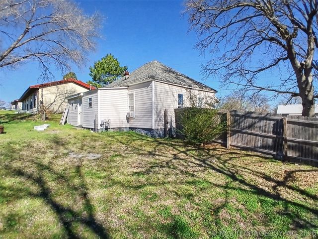 715 W Keetoowah Street, Tahlequah, OK 74464
