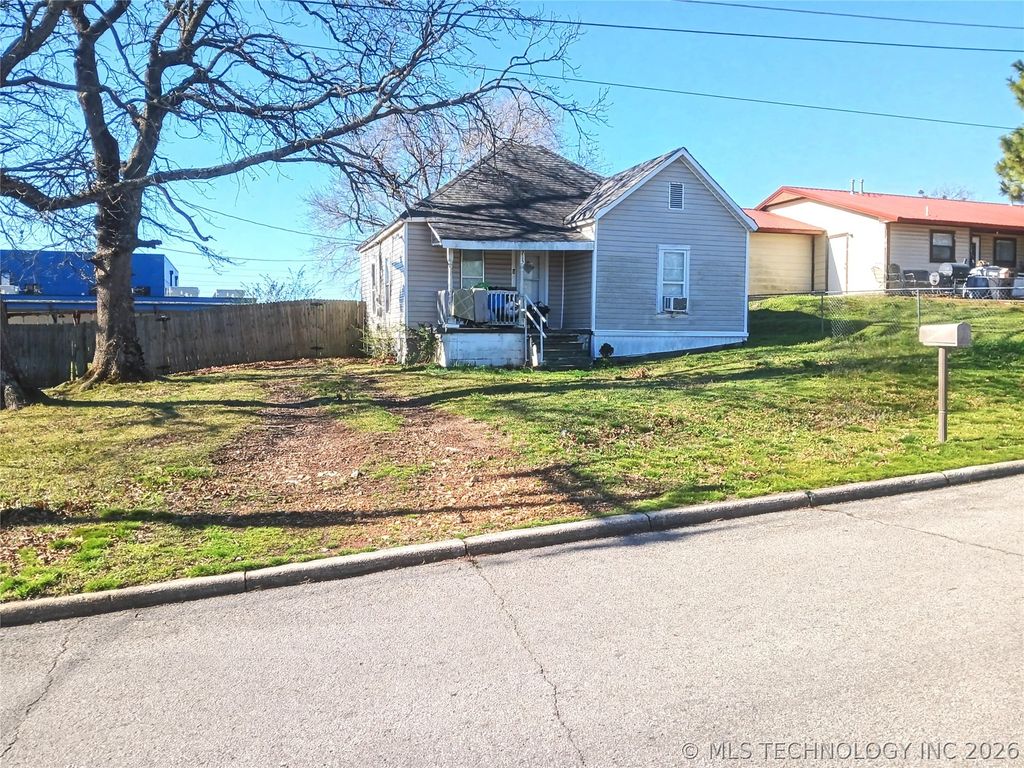 715 W Keetoowah Street, Tahlequah, OK 74464