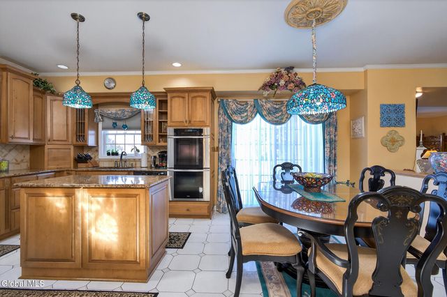 5 Cephalonia Drive, Niskayuna, NY 12309