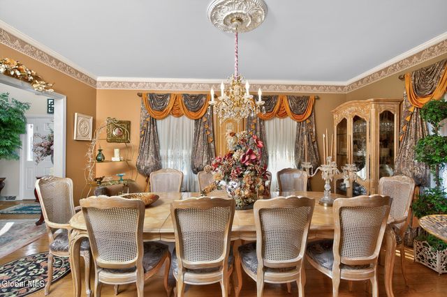 5 Cephalonia Drive, Niskayuna, NY 12309