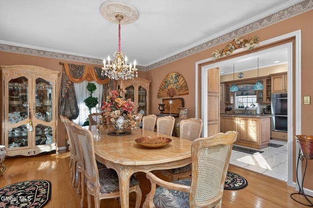 5 Cephalonia Drive, Niskayuna, NY 12309