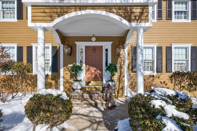 5 Cephalonia Drive, Niskayuna, NY 12309