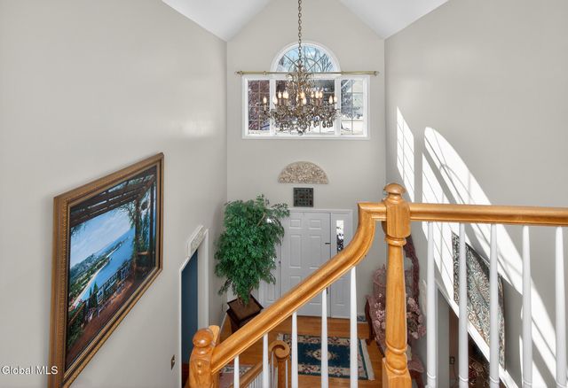 5 Cephalonia Drive, Niskayuna, NY 12309