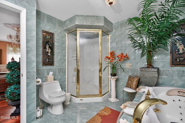 5 Cephalonia Drive, Niskayuna, NY 12309