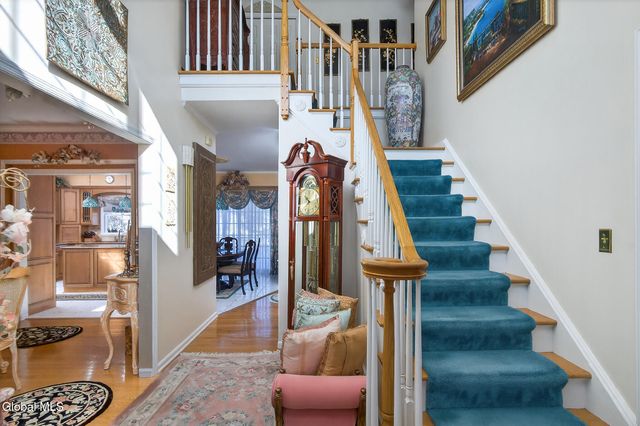 5 Cephalonia Drive, Niskayuna, NY 12309