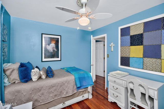 5 Cephalonia Drive, Niskayuna, NY 12309