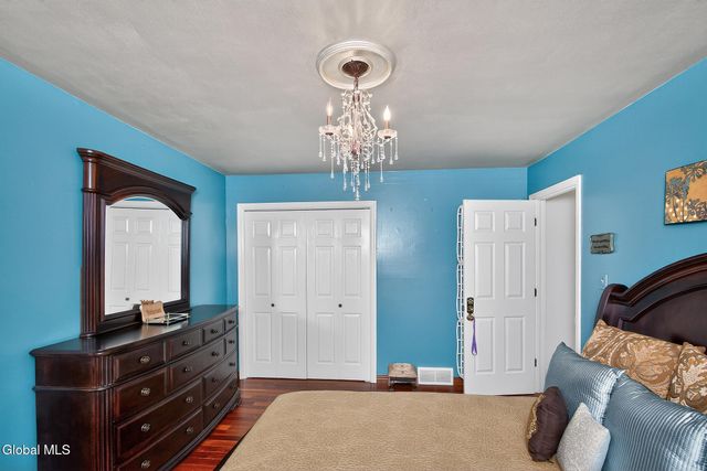 5 Cephalonia Drive, Niskayuna, NY 12309