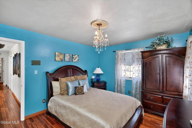 5 Cephalonia Drive, Niskayuna, NY 12309