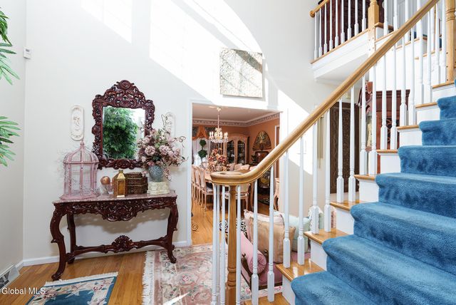 5 Cephalonia Drive, Niskayuna, NY 12309