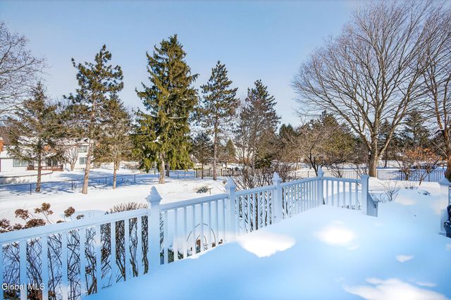 5 Cephalonia Drive, Niskayuna, NY 12309