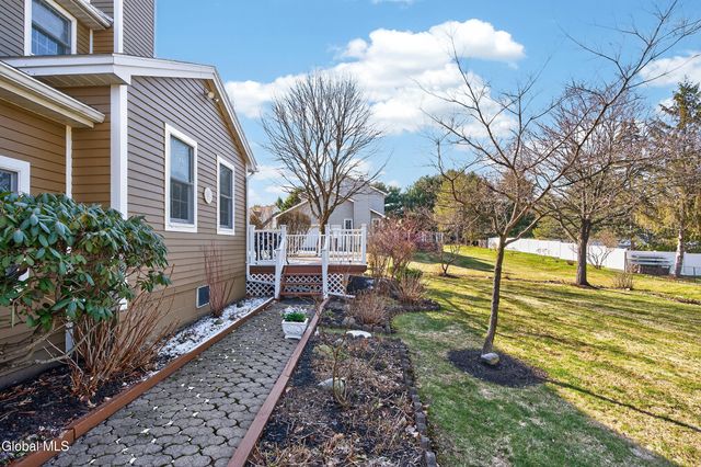 5 Cephalonia Drive, Niskayuna, NY 12309