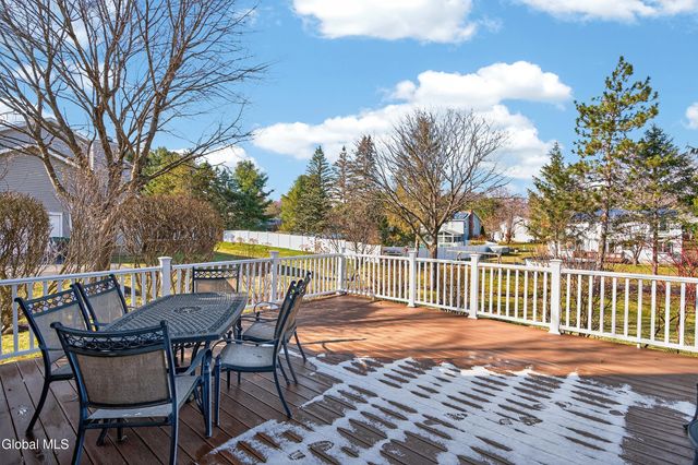 5 Cephalonia Drive, Niskayuna, NY 12309