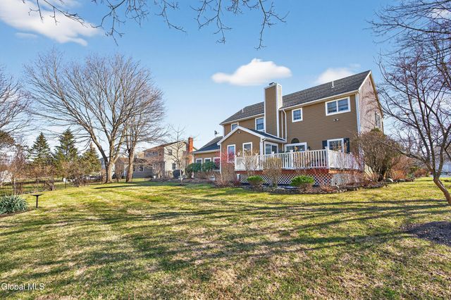 5 Cephalonia Drive, Niskayuna, NY 12309