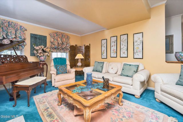 5 Cephalonia Drive, Niskayuna, NY 12309