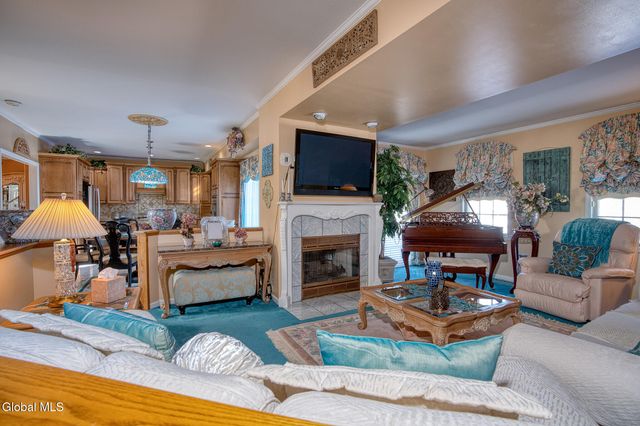 5 Cephalonia Drive, Niskayuna, NY 12309