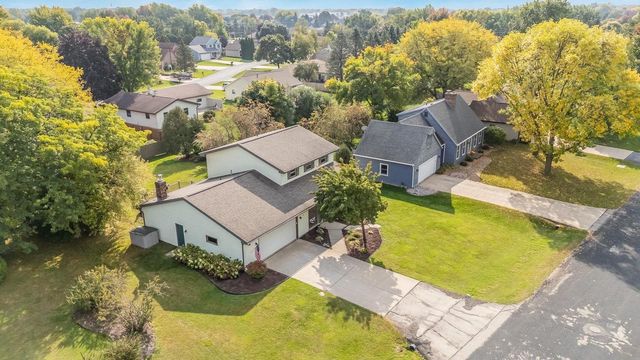 35 GREVES COURT, Grand Chute, WI 54914