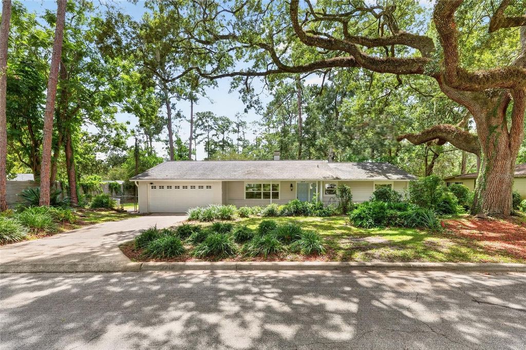 Image 2 of property listing at 2219 NW 17TH AVENUE, Gainesville, FL 32605