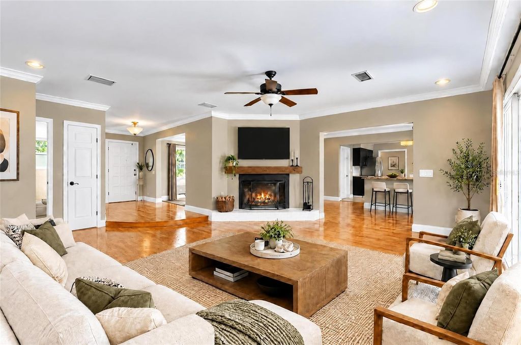 Image 13 of property listing at 2219 NW 17TH AVENUE, Gainesville, FL 32605