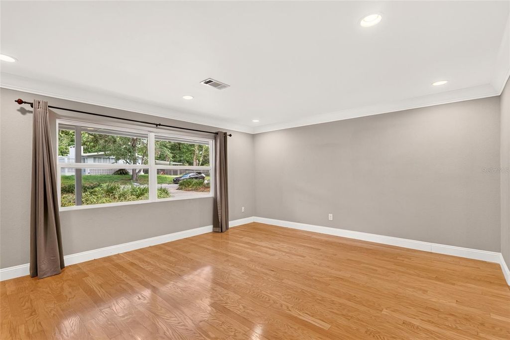 Image 23 of property listing at 2219 NW 17TH AVENUE, Gainesville, FL 32605