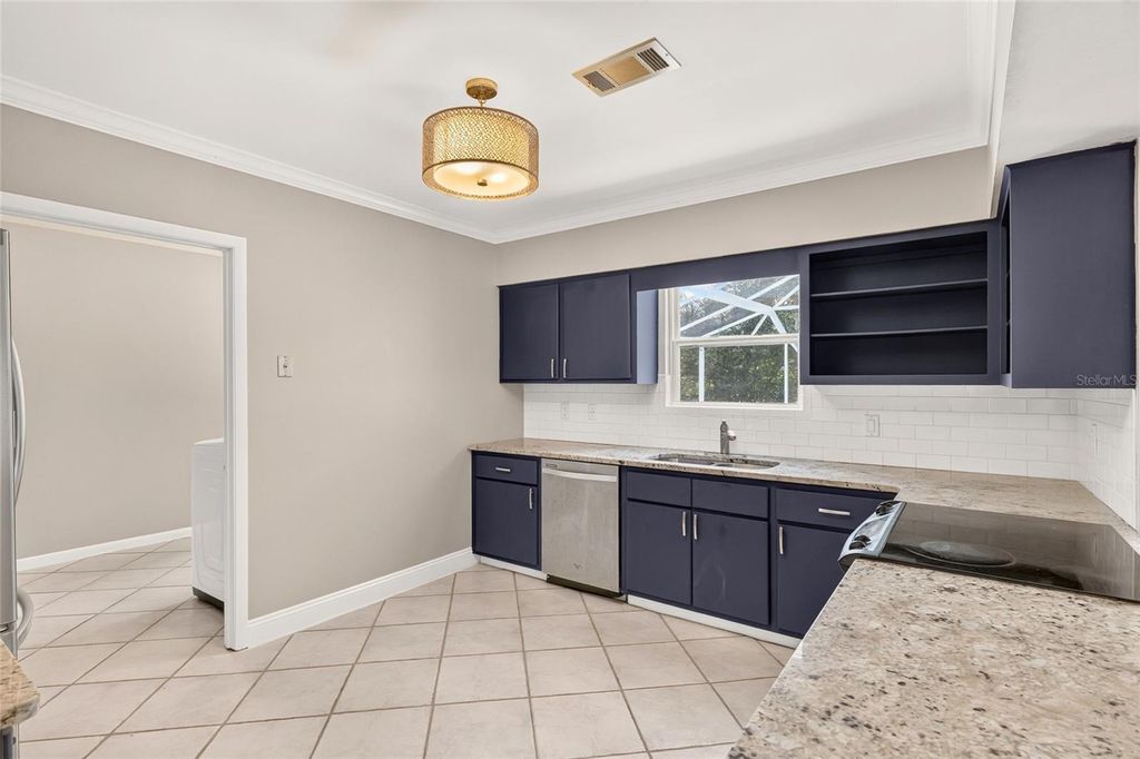Image 29 of property listing at 2219 NW 17TH AVENUE, Gainesville, FL 32605