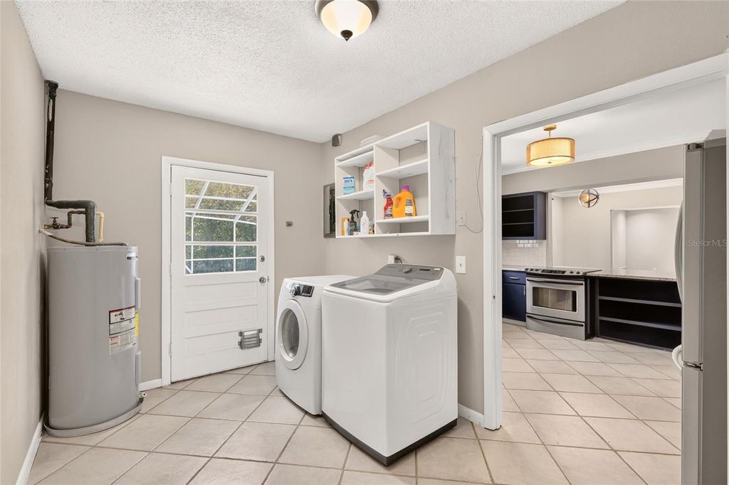 Image 38 of property listing at 2219 NW 17TH AVENUE, Gainesville, FL 32605