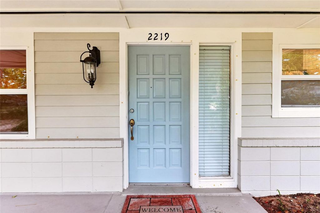 Image 6 of property listing at 2219 NW 17TH AVENUE, Gainesville, FL 32605