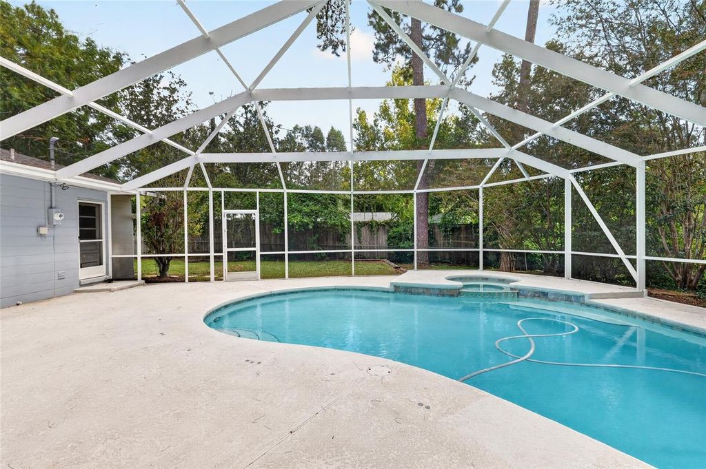 Image 71 of property listing at 2219 NW 17TH AVENUE, Gainesville, FL 32605