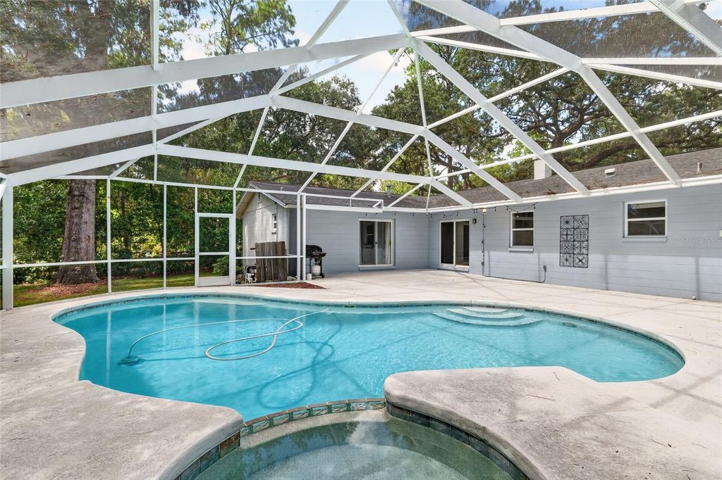 Image 74 of property listing at 2219 NW 17TH AVENUE, Gainesville, FL 32605