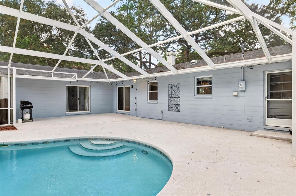 Image 77 of property listing at 2219 NW 17TH AVENUE, Gainesville, FL 32605