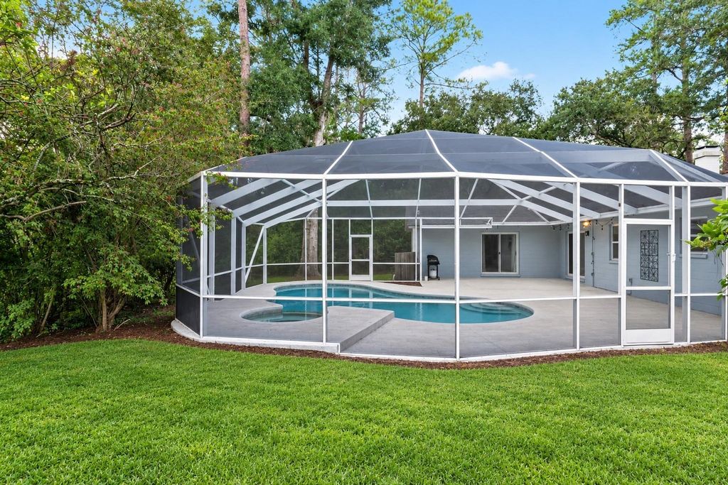 Image 81 of property listing at 2219 NW 17TH AVENUE, Gainesville, FL 32605