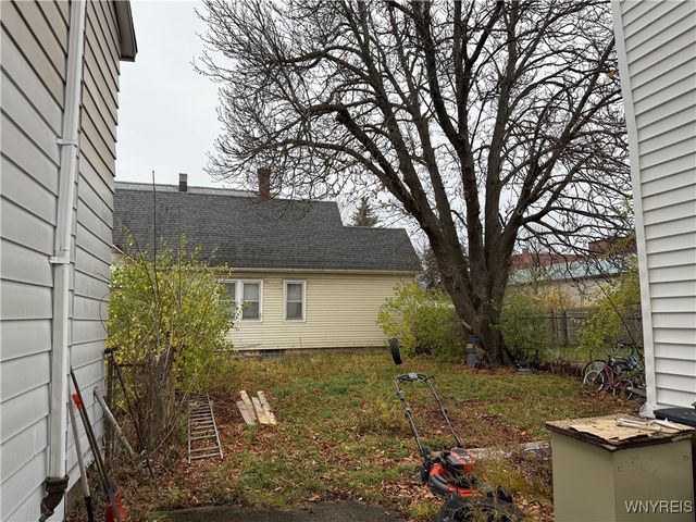 51 Gladstone Street, Buffalo, NY 14207