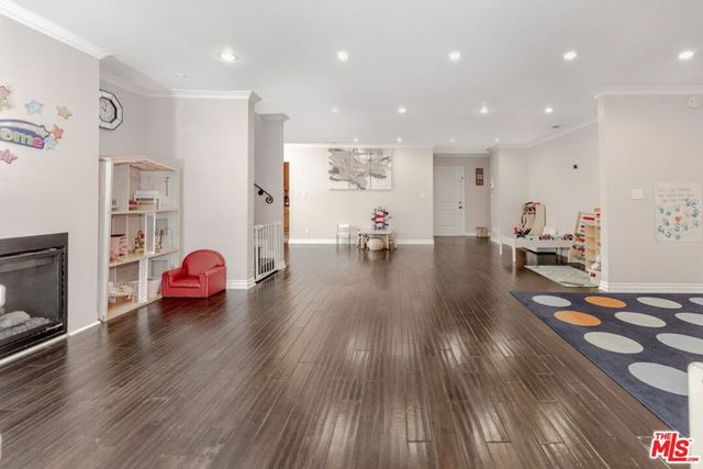 12643 Elkwood Street, North Hollywood, CA 91605