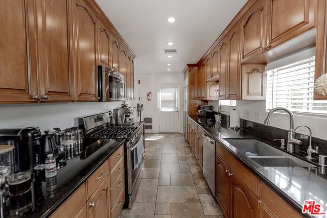 12643 Elkwood Street, North Hollywood, CA 91605