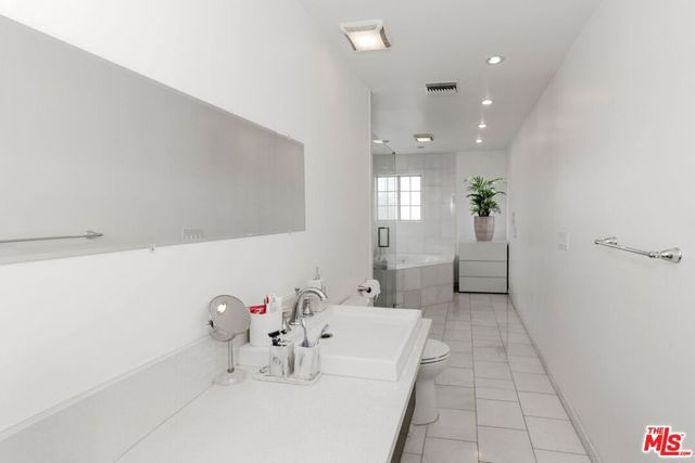 12643 Elkwood Street, North Hollywood, CA 91605