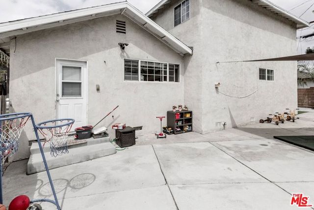 12643 Elkwood Street, North Hollywood, CA 91605