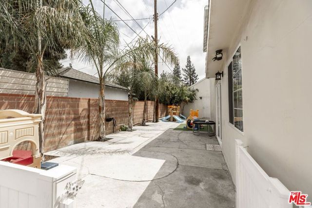 12643 Elkwood Street, North Hollywood, CA 91605