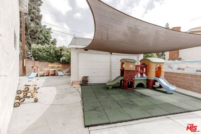 12643 Elkwood Street, North Hollywood, CA 91605