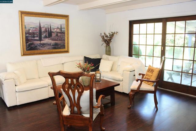 330 W Cypress Rd, Oakley, CA 94561