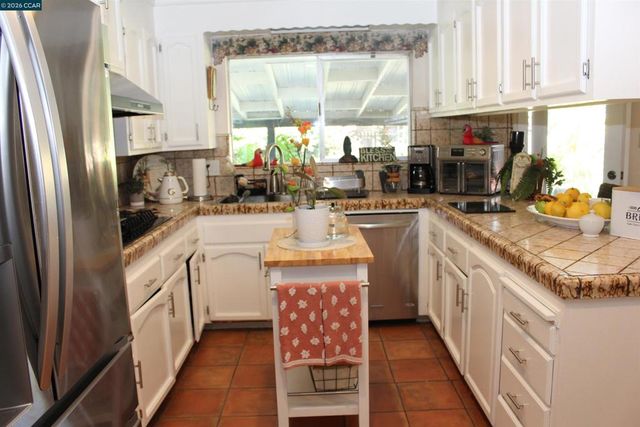 330 W Cypress Rd, Oakley, CA 94561